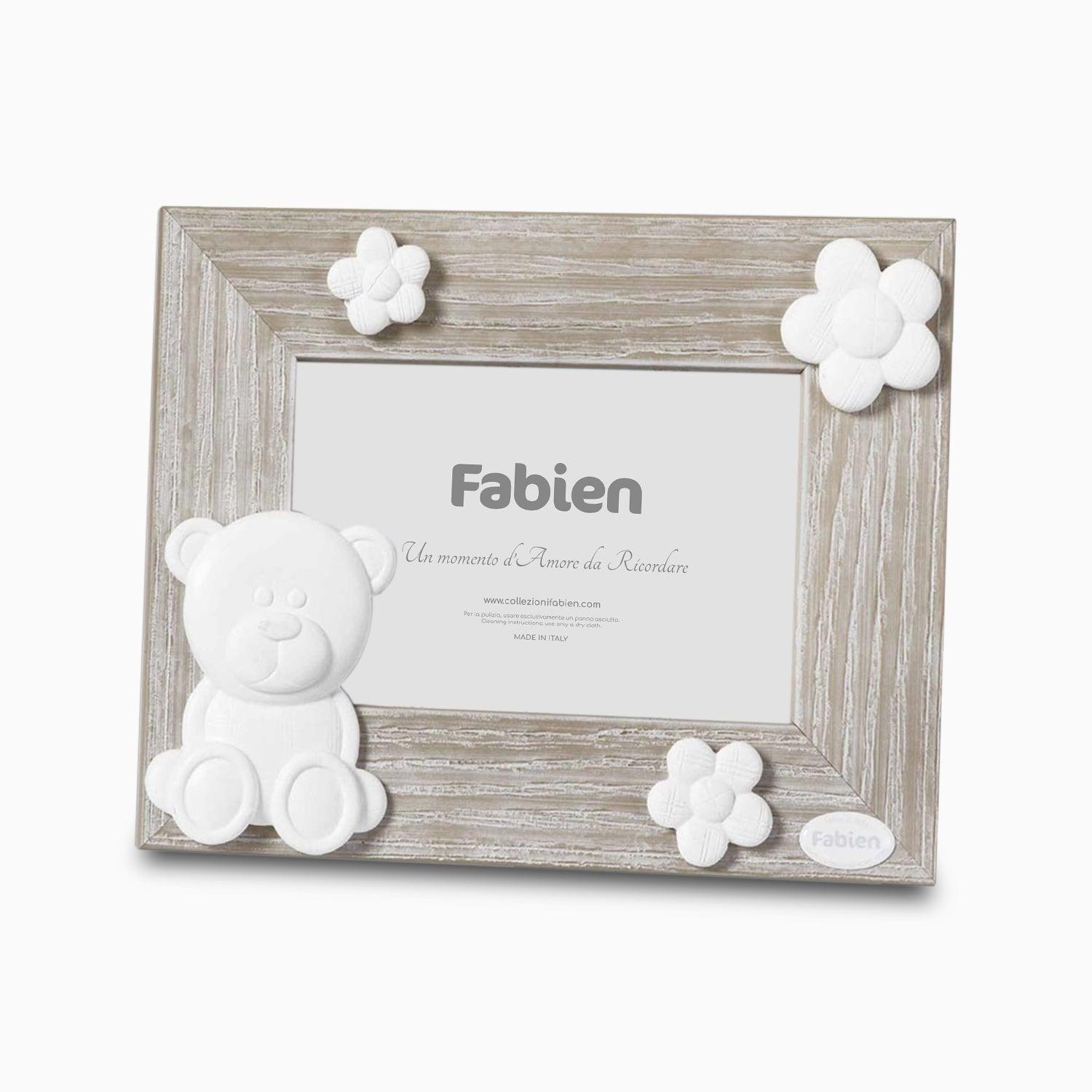 Cornice Portafoto in Legno Naturale Color Nocciola con Applicazioni in Resina Misto Gesso a Forma di Orsetto e Fiorellini