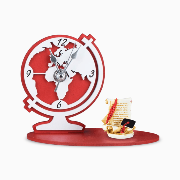 Orologio da Tavolo Mappamondo in Legno Laccato Rosso con Numeri incisi e Applicazioni in Resina Decorata a Tema Laurea su Basetta Larga