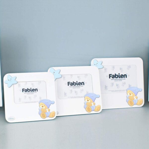 Portafoto Prima Infanzia Bianco Con Applicazione Orso Seduto In Legno Linea Bear