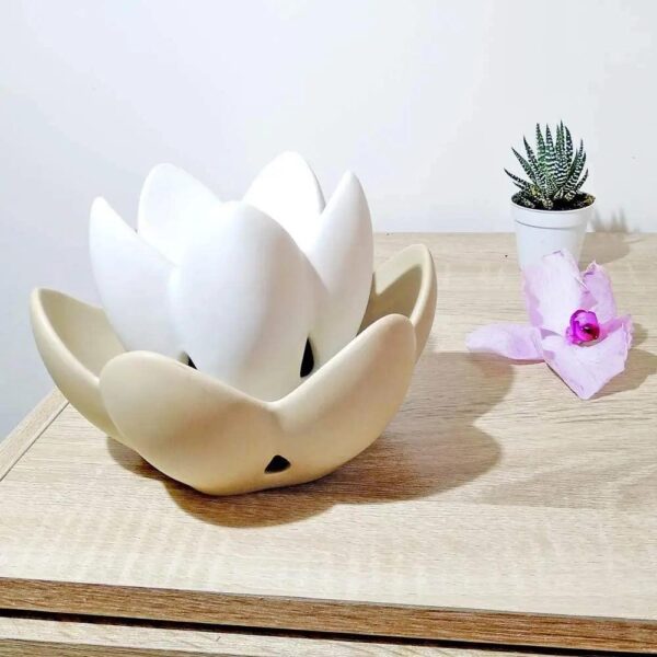 Profumatore Brucia Essenze per Ambienti in Ceramica a Forma di Ninfea Colore Panna e Bianca con Candela Tea Light Profumatori Albalu Bomboniere