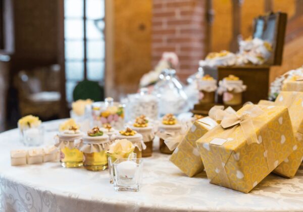 exempi di allestimenti del tavolo bomboniere per qualsiasi evento