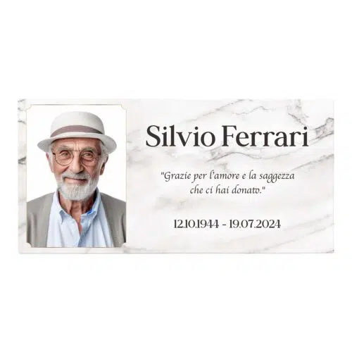 Targa commemorativa per lapide effetto marmo in gres porcellanato, con foto, nome, date e dedica personalizzabili