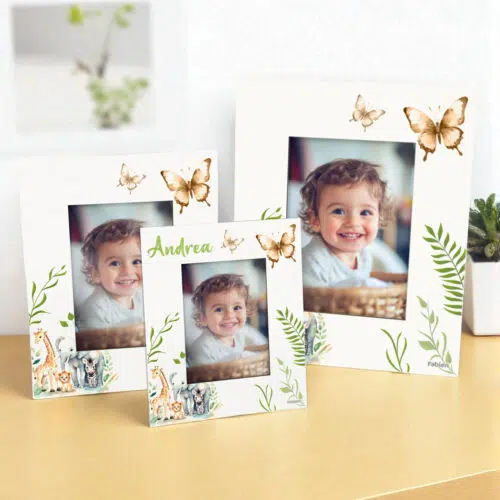 Set di tre portafoto in legno tema safari con farfalle, disponibili in tre misure, per appoggio o parete safari lucido