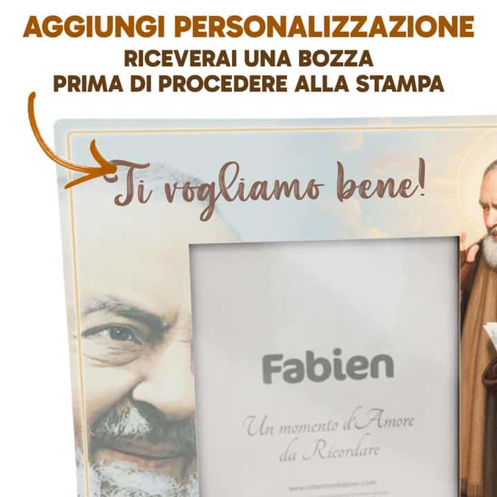 Portafoto Padre Pio personalizzato in legno, dettaglio dell'effige di San Pio