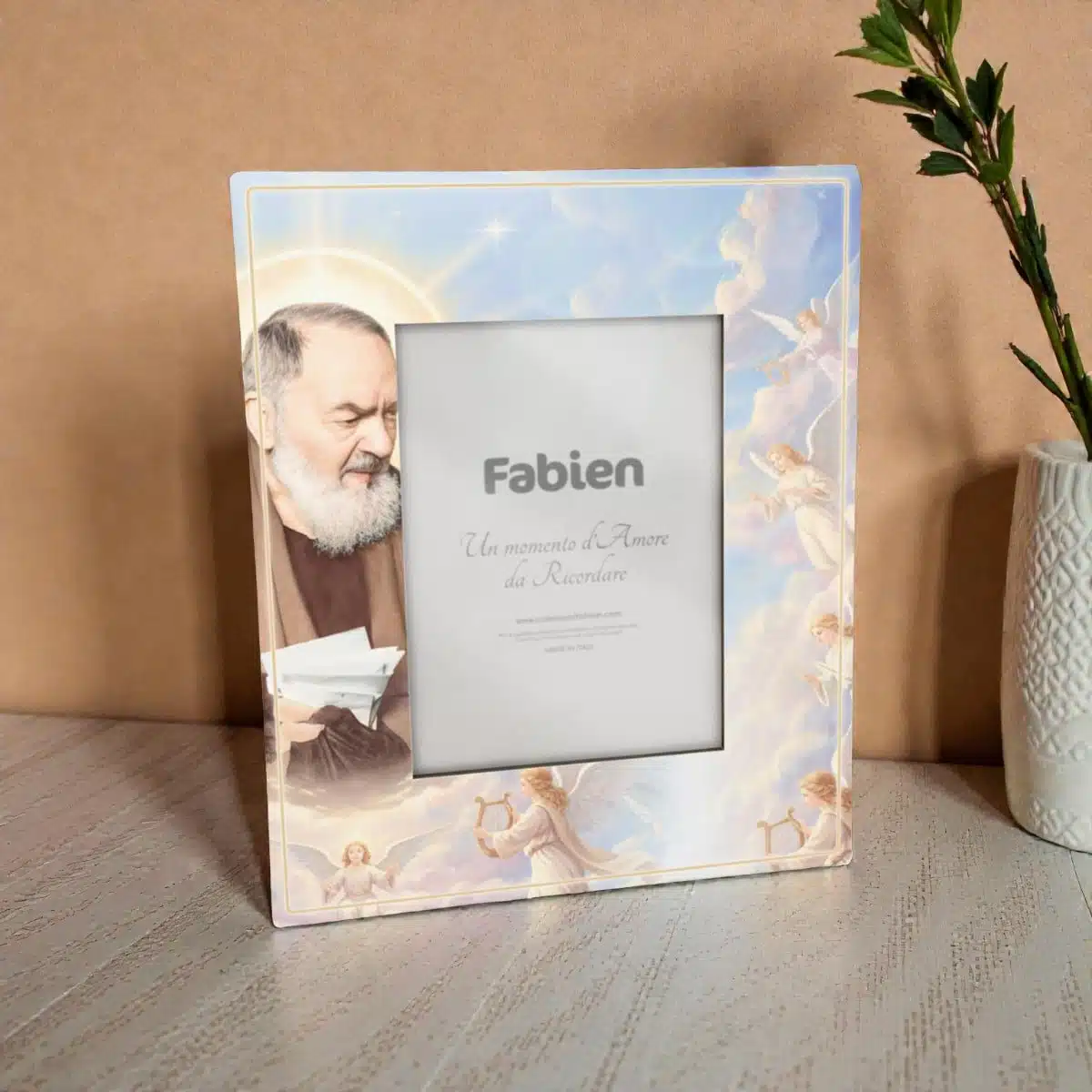 Portafoto Padre Pio personalizzato in legno, le varianti dell'effige